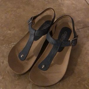 Women’s Cordani Thong Sandals Sz 36
